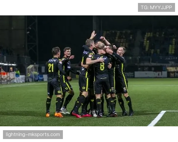 哥伦比亚队边路速度表现稳健，成为球队胜利的关键因素分析