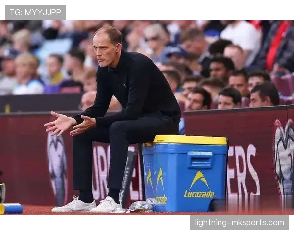 图赫尔训练方式注重战术纪律与高强度对抗,近期演练侧重攻防转换效率 图赫尔训练方式注重战术纪律与高强度对抗,近期演练侧重攻防转换效率