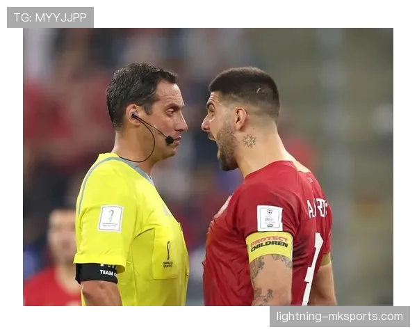 场外人员干扰比赛，裁判该如何判罚？