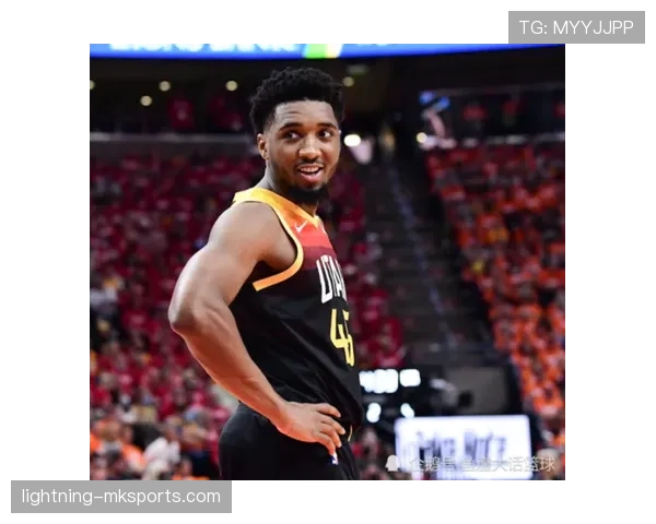 德里克·罗斯关键时刻突破多次拉开比分体现核心组织价值